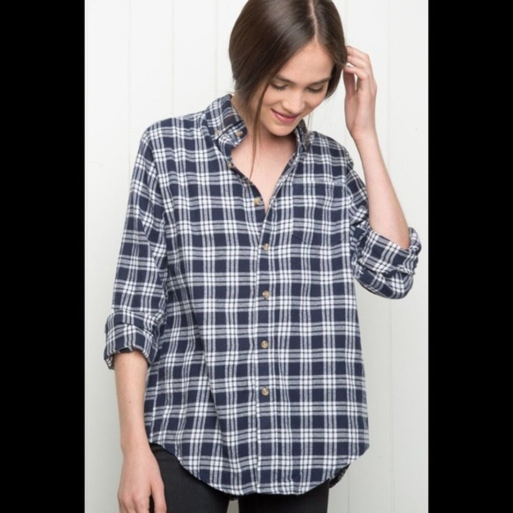 Brandy Melville plaid  blue Wylie shirt